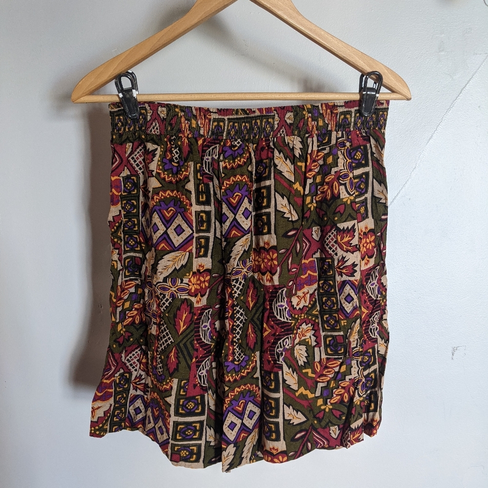 Vintage geometric floral print bermuda shorts